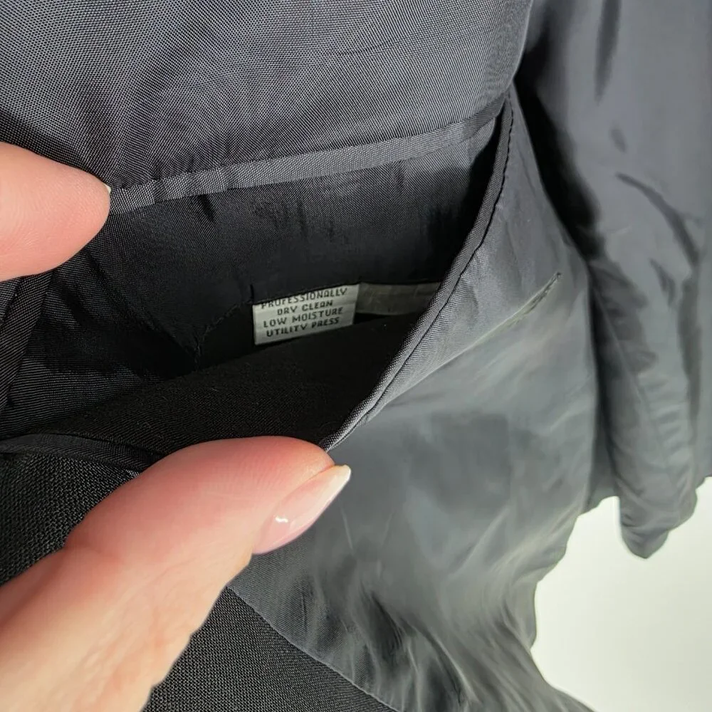 Hugo Boss Black Wool Blazer – Size 48R – Made in USA Three-Button Sport‎ Coat